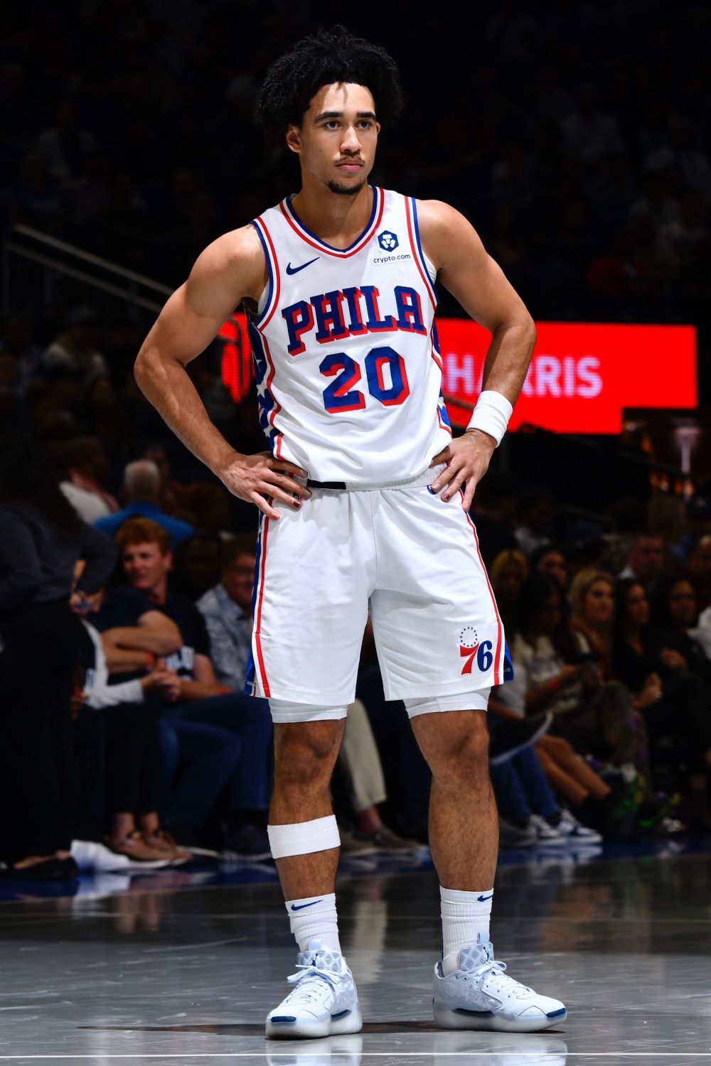 爱游戏APP下载76人队惨败后更衣室爆发冲突，主帅回应，希望广告那个为什.