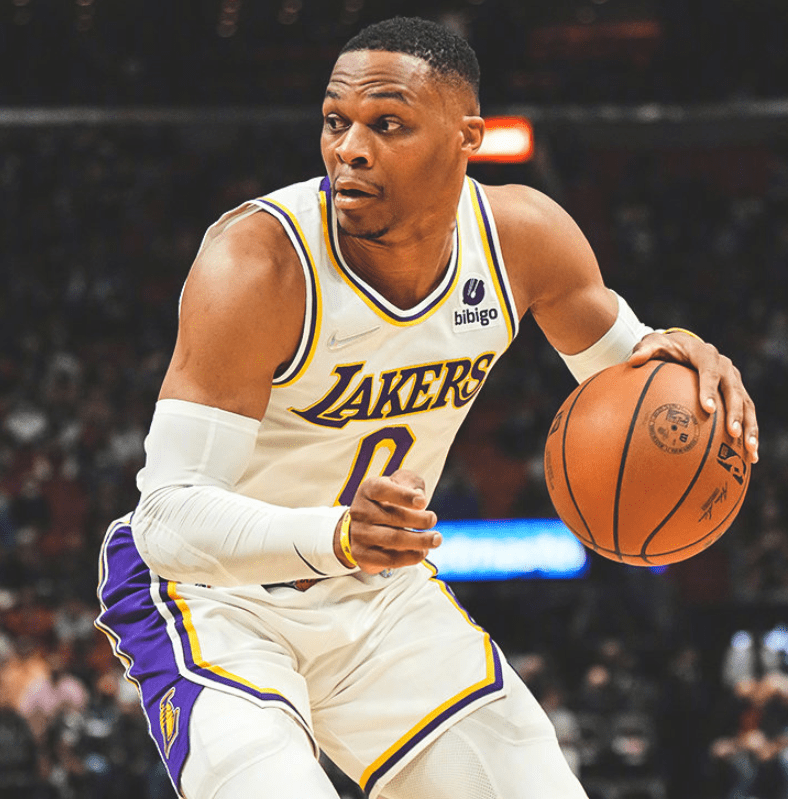 爱游戏APP下载关于雄鹿不断突破！，Uzi连续三场比赛得分超过晋级下一阶段气势如虹延续的信息