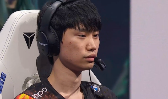 爱游戏官方网站Doinb回归赛场，精彩发挥首场状态亮眼，C9观众沸腾！的简单介绍